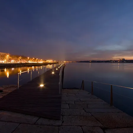 3 Bedrooms Balcony Center Flat Esposende