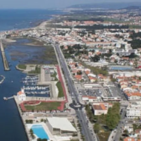 3 Bedrooms Balcony Center Flat Lägenhet *