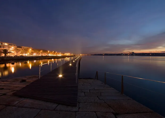 3 Bedrooms Balcony Center Flat Esposende