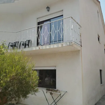 3 Bedrooms Balcony Center Flat *