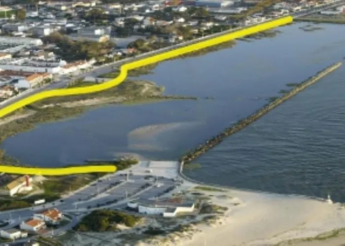 3 Bedrooms Balcony Center Flat Διαμέρισμα *